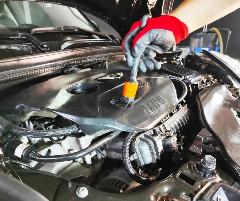 Czy myjnia to odpowiednie miejsce na mycie silnika? Sprawdź, zanim zdecydujesz!