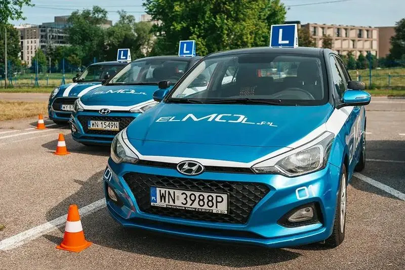 Czy niesłyszący mogą zdobyć prawo jazdy? Oto, co musisz wiedzieć!