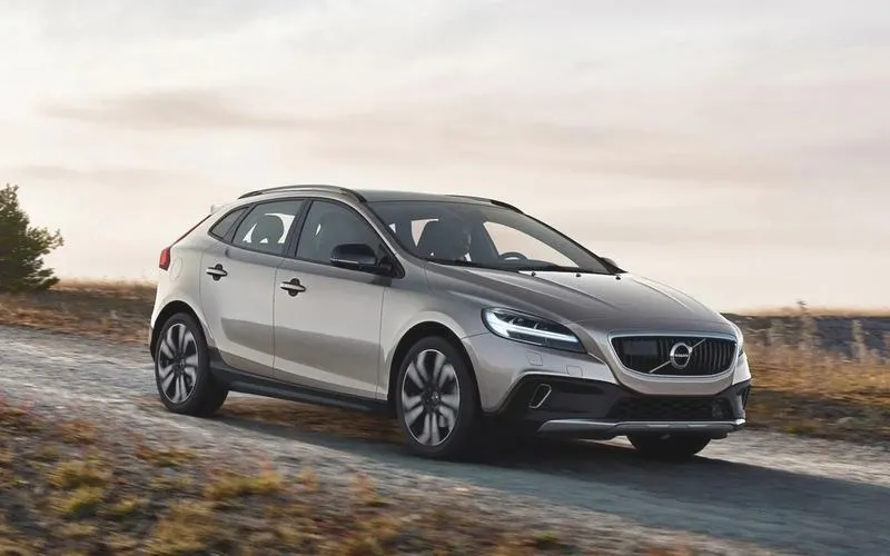 Gdzie znaleźć czujnik temperatury silnika w Volvo V40?