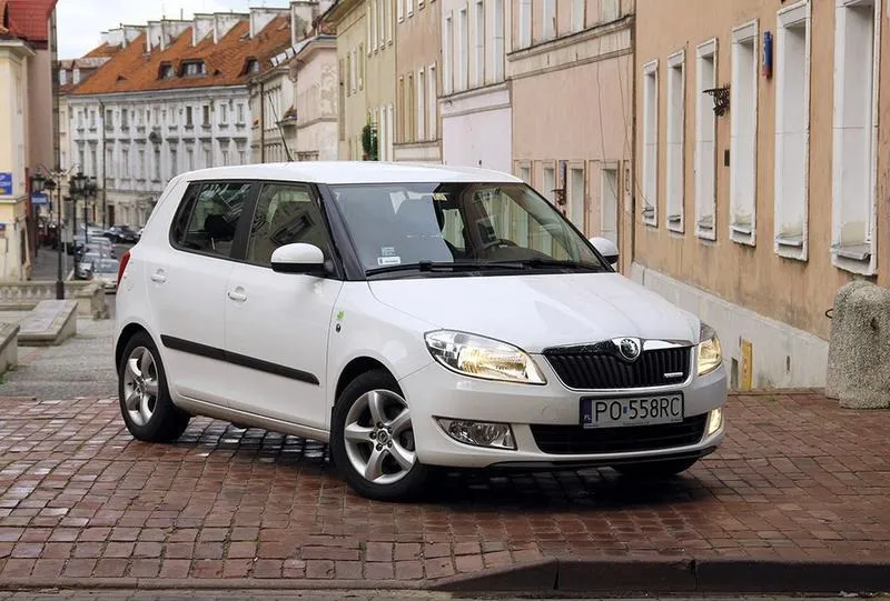 Ile oleju do silnika Skoda Fabia 1.2? Praktyczny przewodnik dla kierowców