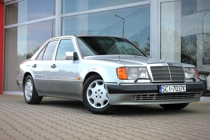 Ile pali Mercedes W124? Poznaj fakty i mity o spalaniu tego klasyka