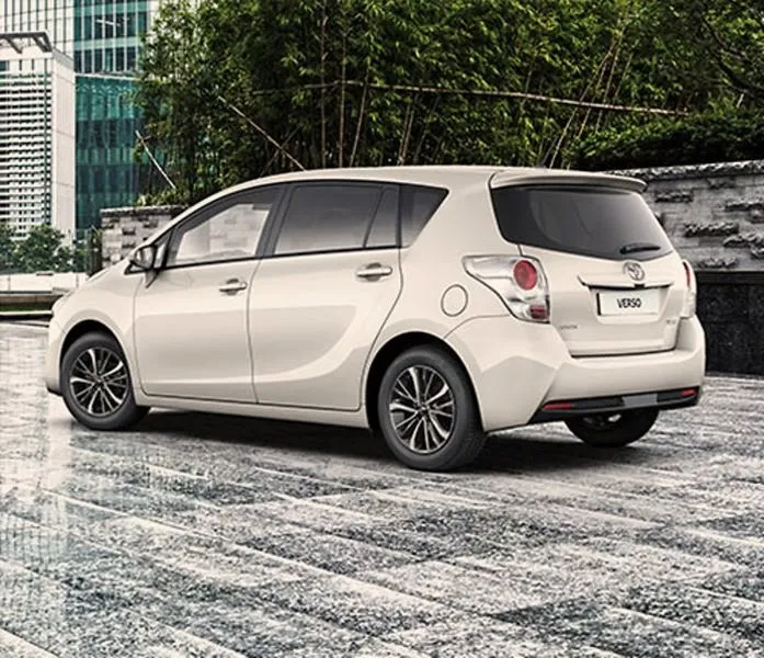 Ile pali Toyota Corolla Verso 2.0 d4d w praktyce?