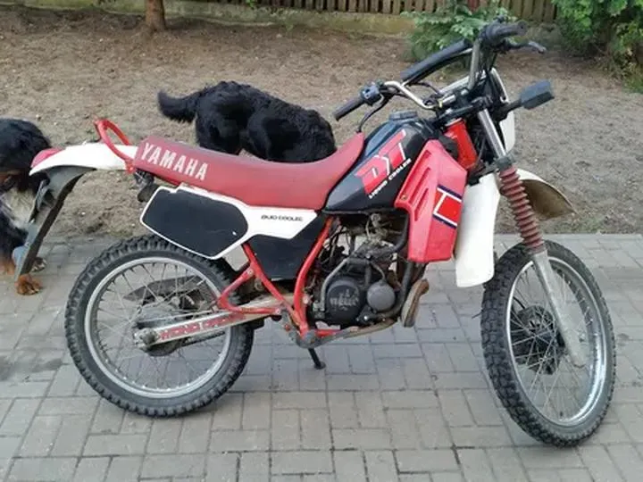Ile pali Yamaha DT 80? Oto wszystko, co musisz wiedzieć!