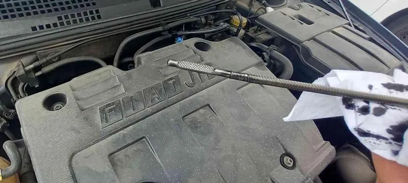 Jak skutecznie sprawdzać olej na różnych silnikach?