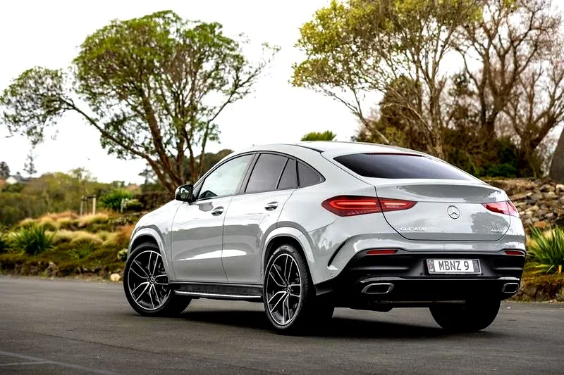 Jakie marki kryją się w grupie Mercedes? Odkryj ich różnorodność!
