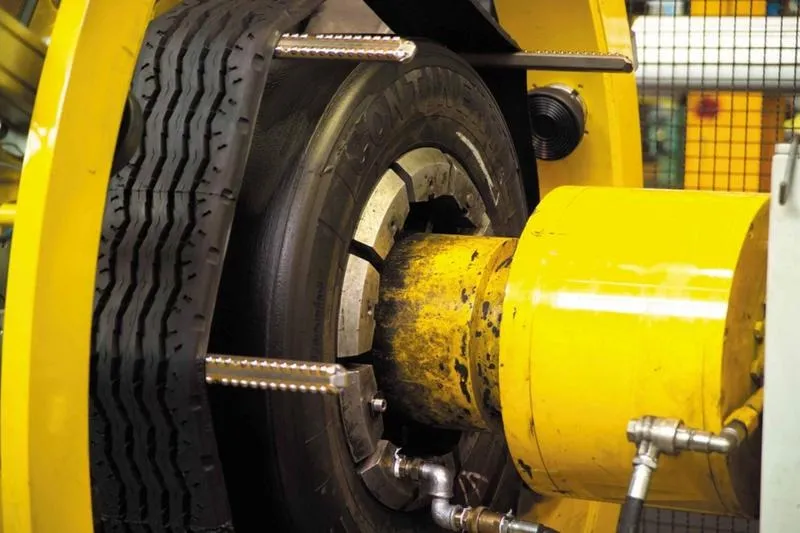 Jakie są ceny bieznikowania opon i co warto wiedzieć?