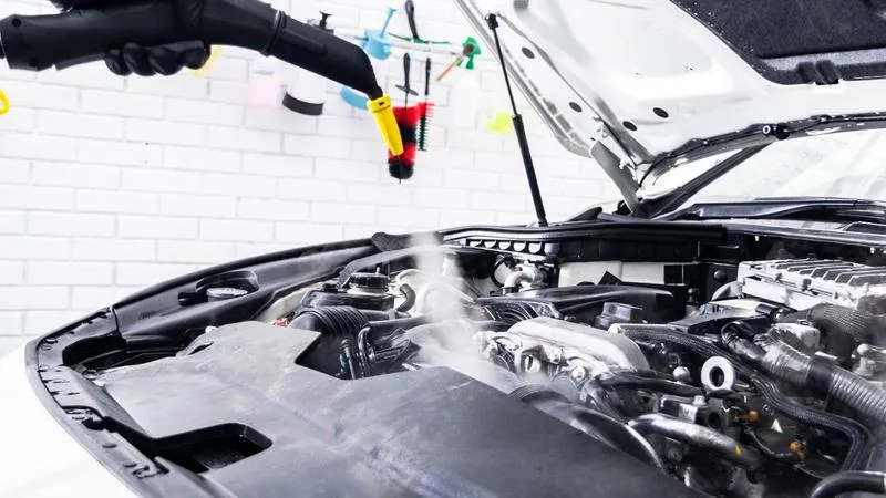 Bezpieczne mycie silnika