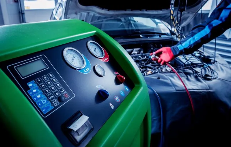 Serwis klimatyzacji samochodowej