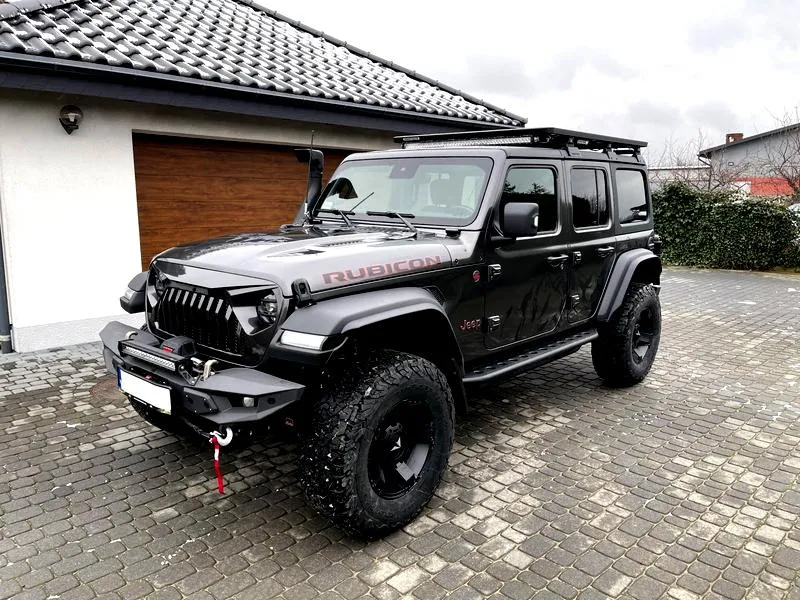 Uniwersalne opony Jeep