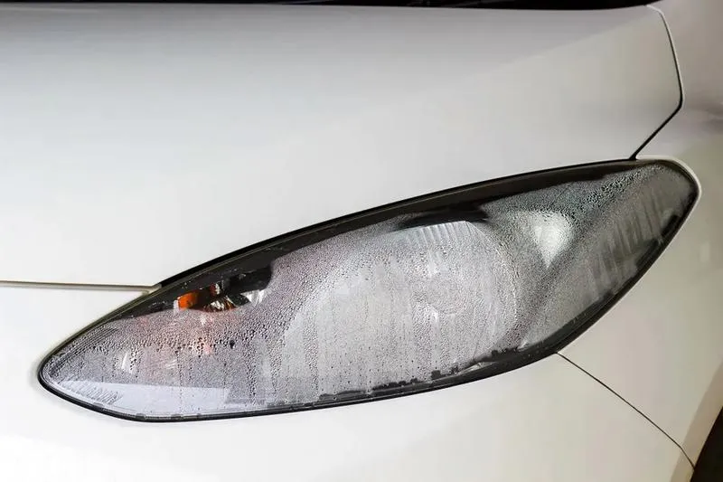Usuwanie wilgoci z lamp