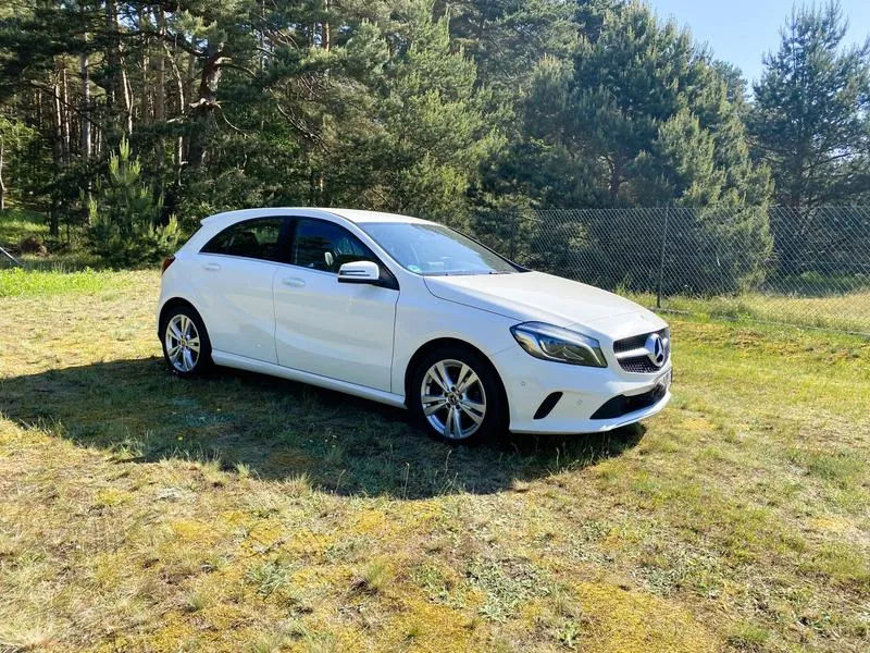 Wymiana żarówek w Mercedesie